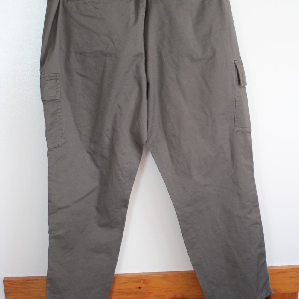 Capris Cargo Style, Coldwater Creek, Size 12 - Picture 4 of 4